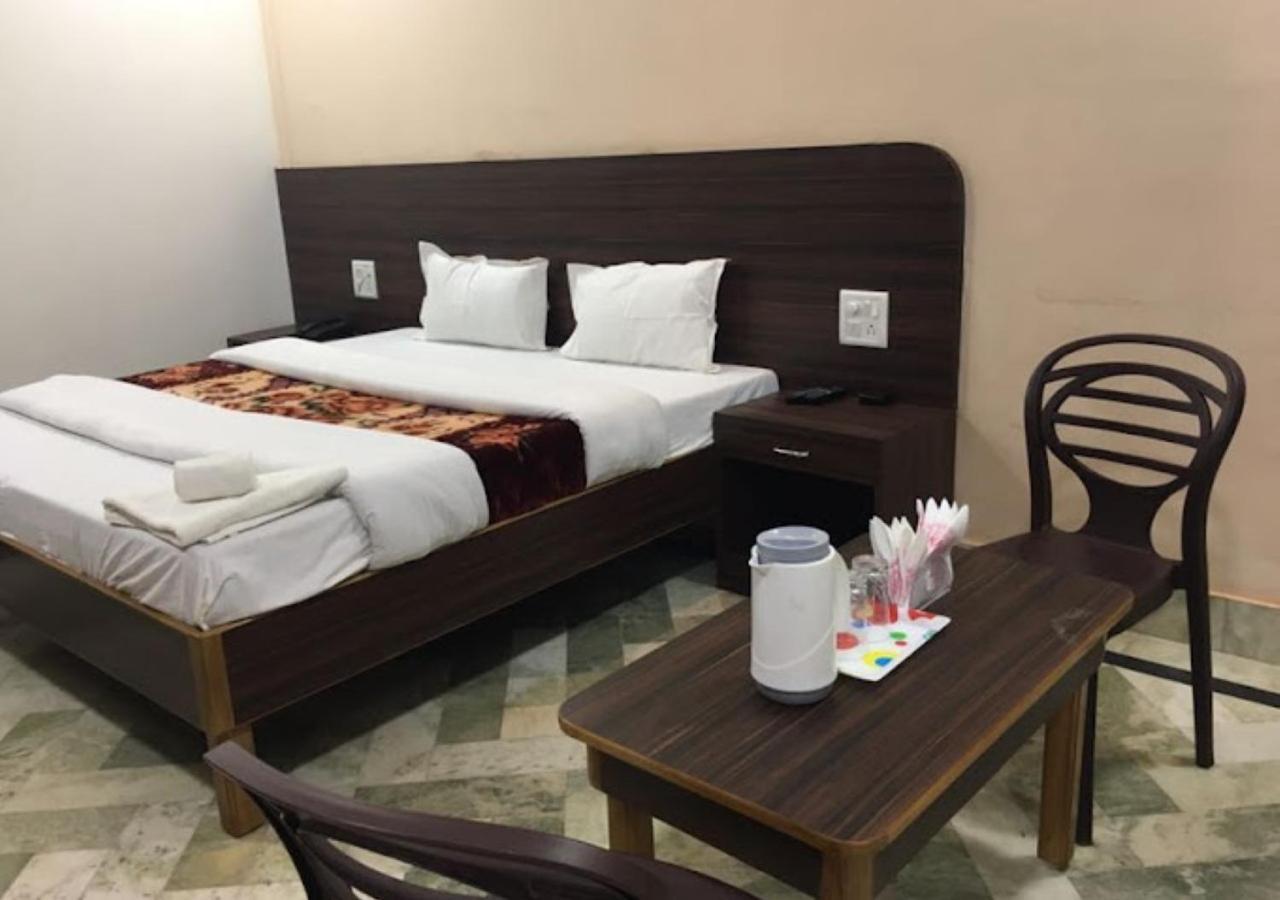 Liberty Guest House Varanasi Esterno foto